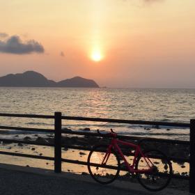 夕阳十分美丽的运贺·宗像自行车道