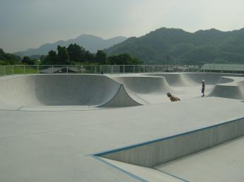 日本首家！全球公共滑板公园“LIVE·SKATES古贺”…